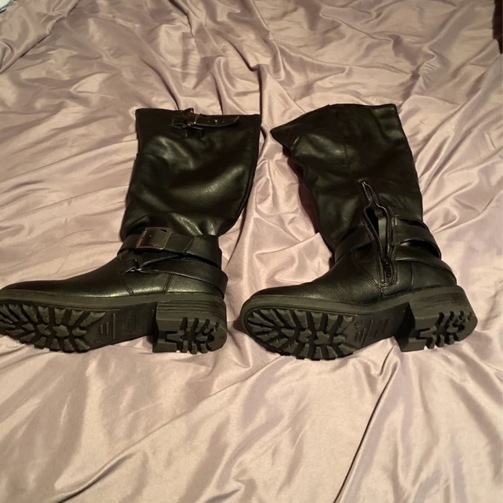 Fergie black boots size 8.5
